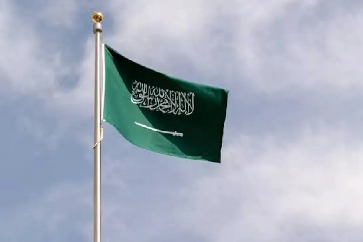 السعودية تعلن تعرض ناقلتها «أمزان» لحادثة أمنية ومليشيا الحوثي تتبنى الهجوم