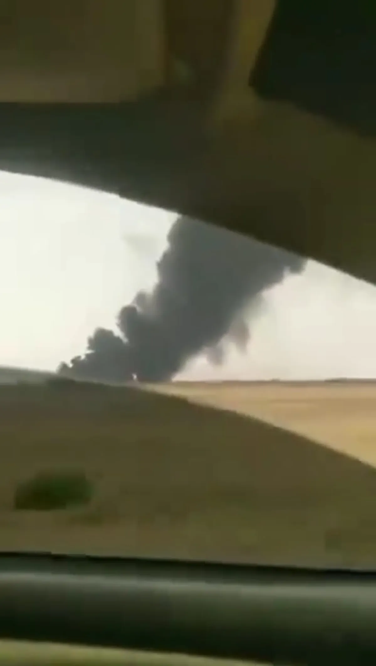 اعتداء حوثي يستهدف صهاريج وقود بمحيط ميناء الوديعة البري
