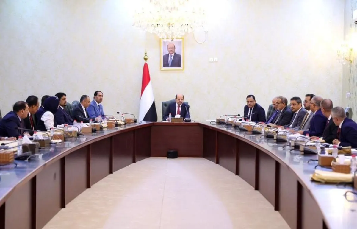 الحكومة: استمرار استهداف مليشيا الحوثي لميناء المخا والمنشآت الحيوية نهج متعمد لضرب الاقتصاد الوطني