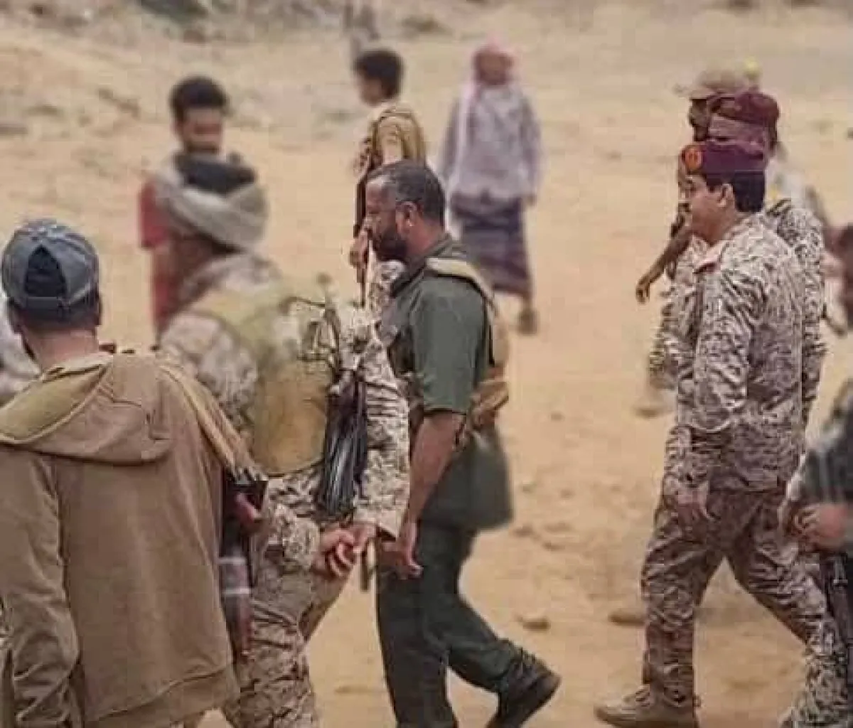 وزير الدفاع يتفقد جبهات الضالع ويشيد ببطولات القوات المسلحة في مواجهة الحوثيين