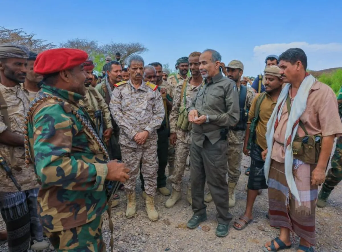 الصبيحي يشدد على الجاهزية وحماية خطوط التماس في باب المندب وطور الباحة