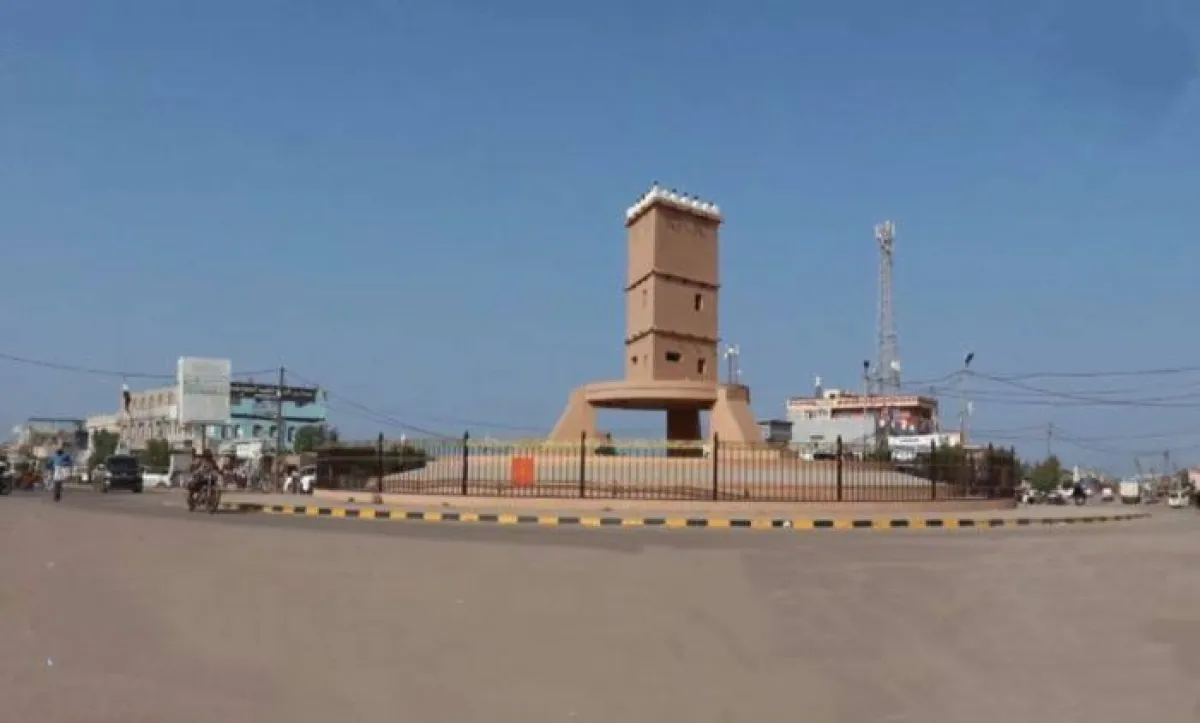وزارة الصحة تدين نهب الحوثيين منشآت صحية وإنسانية في الساحل الغربي
