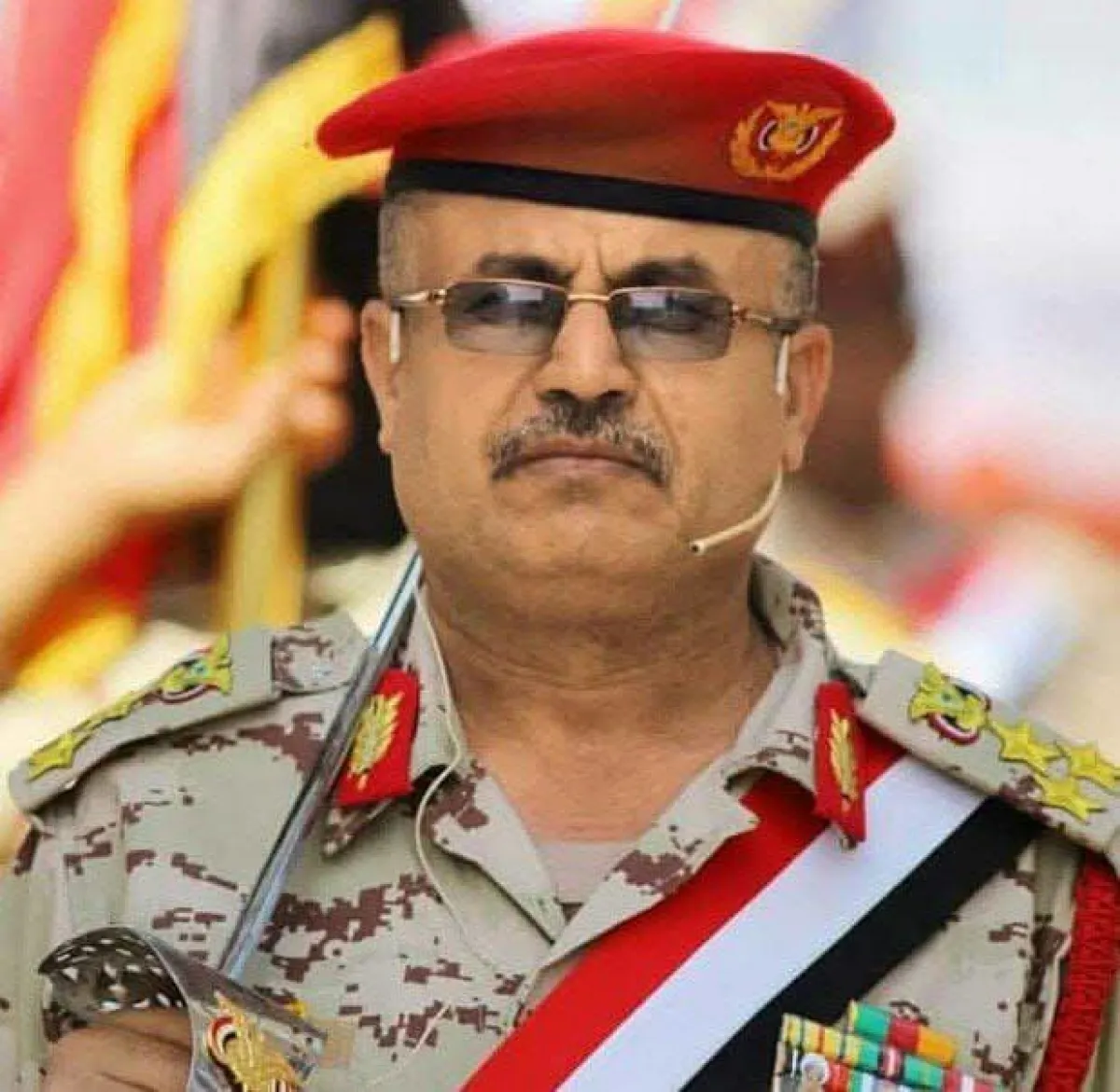 المجيدي: القوات المسلحة مسنودة بالأهالي تحكم سيطرتها على جبل قرفان الاستراتيجي في الشمايتين