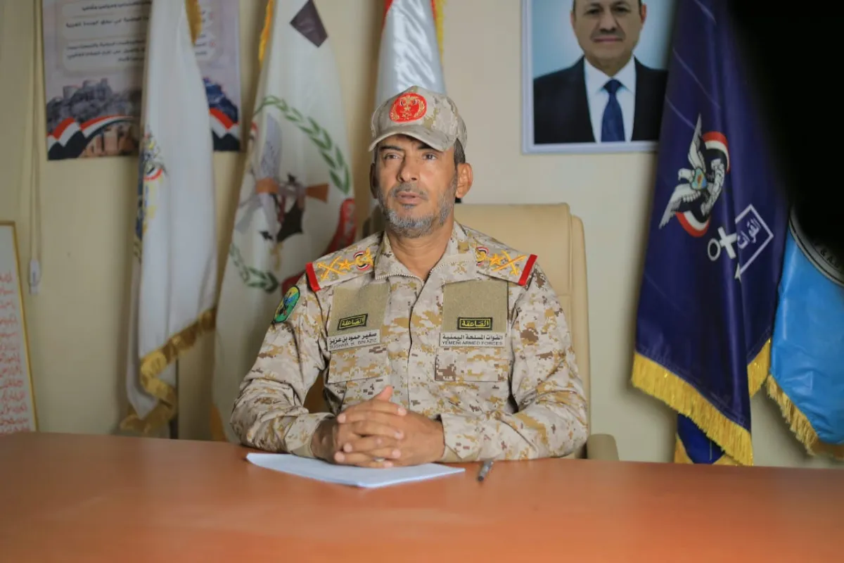 بن عزيز يؤكد وقوف القوات المسلحة إلى جانب تعز في مواجهة الحوثيين