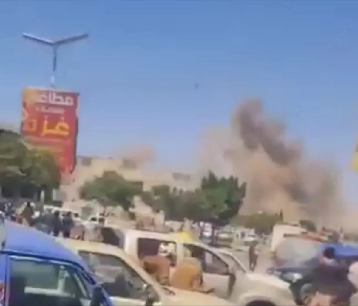 مقاتلات حربية تستهدف معسكرًا حوثيًا في يريم بمحافظة إب