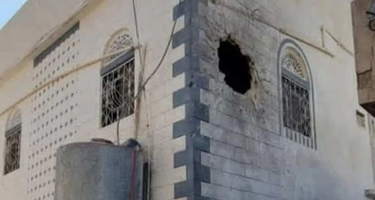 إصابة طفلة بقصف مدفعي حوثي على حي سكني وسط مدينة تعز