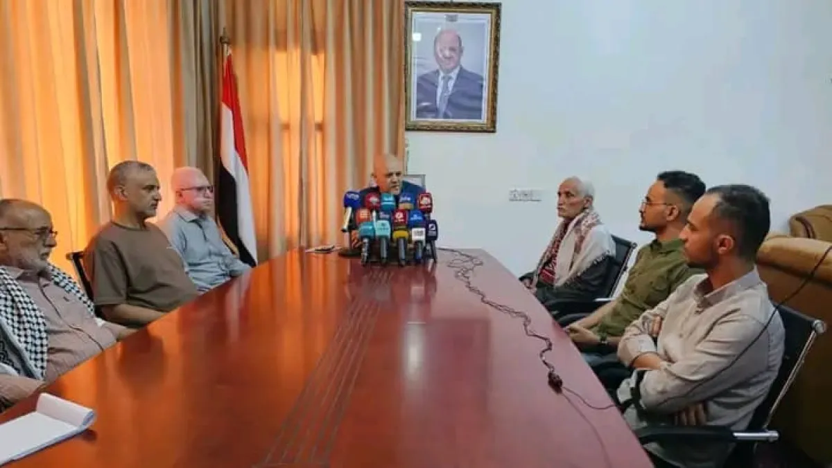 السلطة المحلية بتعز: الحصار الحوثي يطول المياه والخدمات الأساسية.. وتواصل قصف الأحياء السكنية