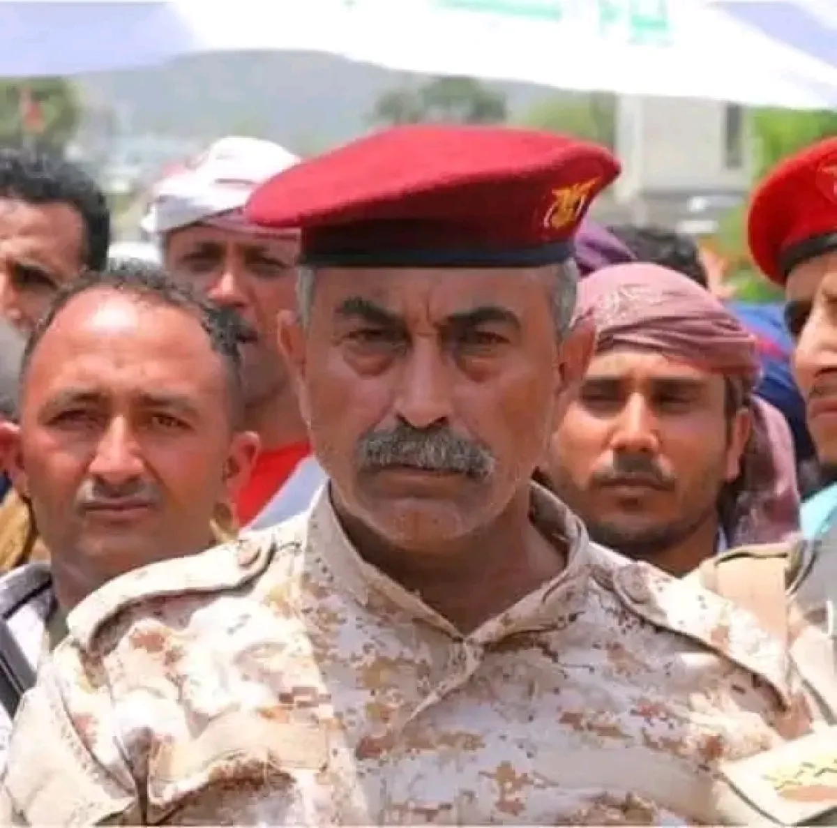 اختطفته من مستشفى خليفة بالتربة.. اللواء 35 مدرع يحمل مليشيا الحوثي المسؤولية عن حياة العقيد طه عون