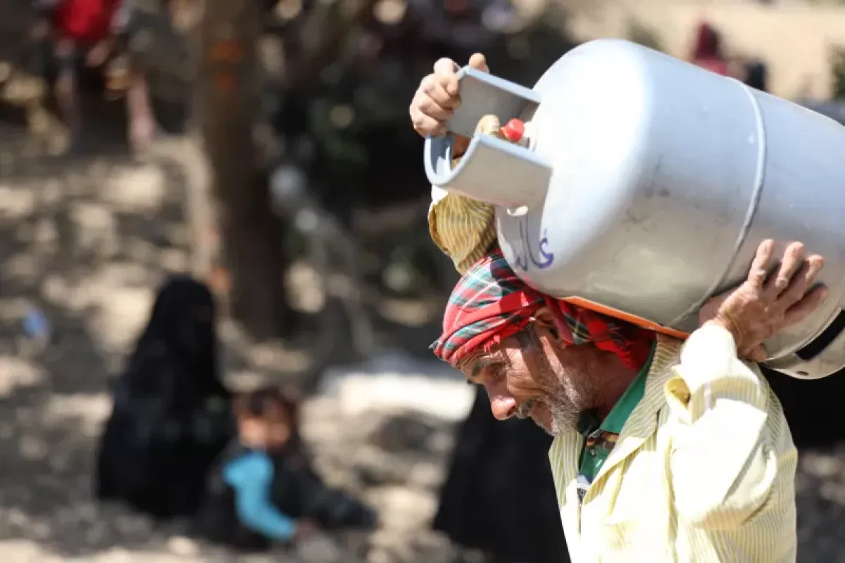 مليشيا الحوثي تصعّد حصارها على تعز وتمنع المواطنين من إدخال أسطوانات الغاز إلى المدينة