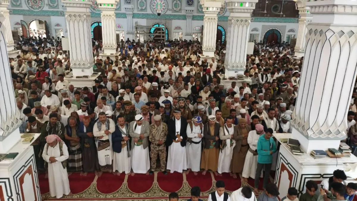 أبناء تعز يشيعون جثامين 18 شهيداً معظمهم من المدنيين سقطوا بقصف لمليشيا الحوثي