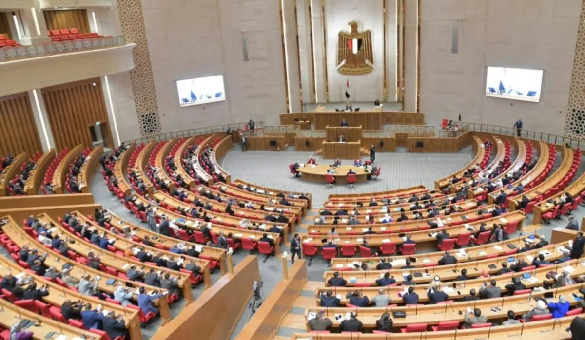 البرلمان المصري يفوض السيسي باتخاذ إجراءات لدعم السعودية والدفاع عن أراضيها