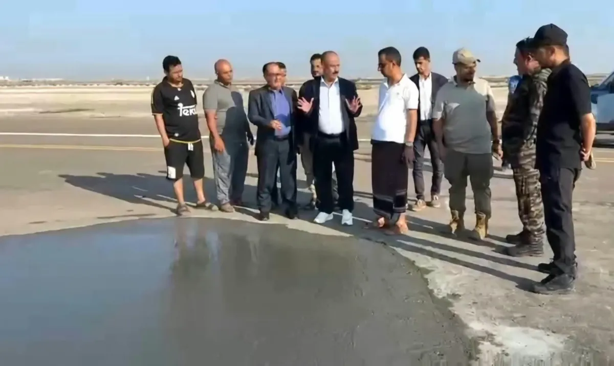 وزير النقل يعلن استئناف العمل في مطار عدن الدولي عقب توقف مؤقت